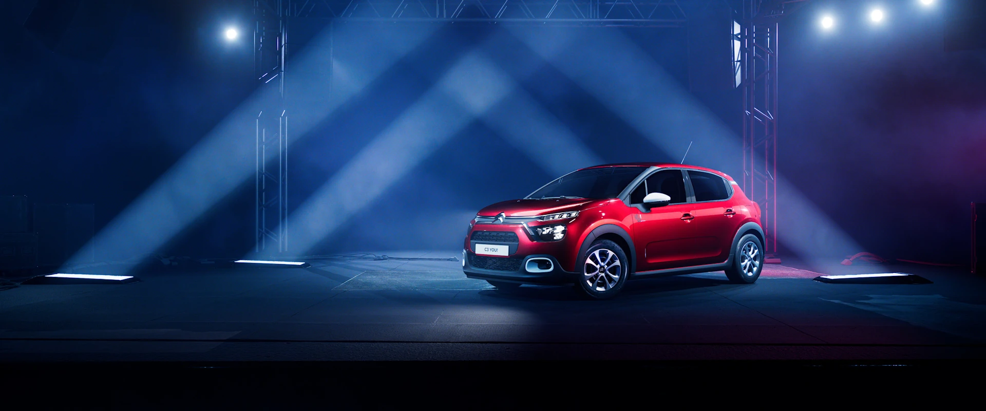 Finished red C3 with crossed lights and blue atmosphere